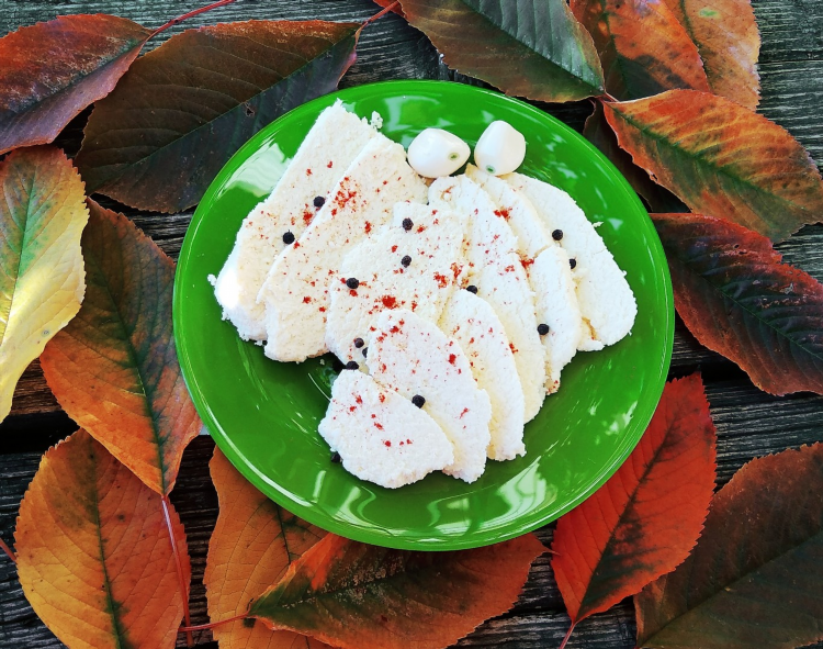 Сыр из молока и кефира и яиц
